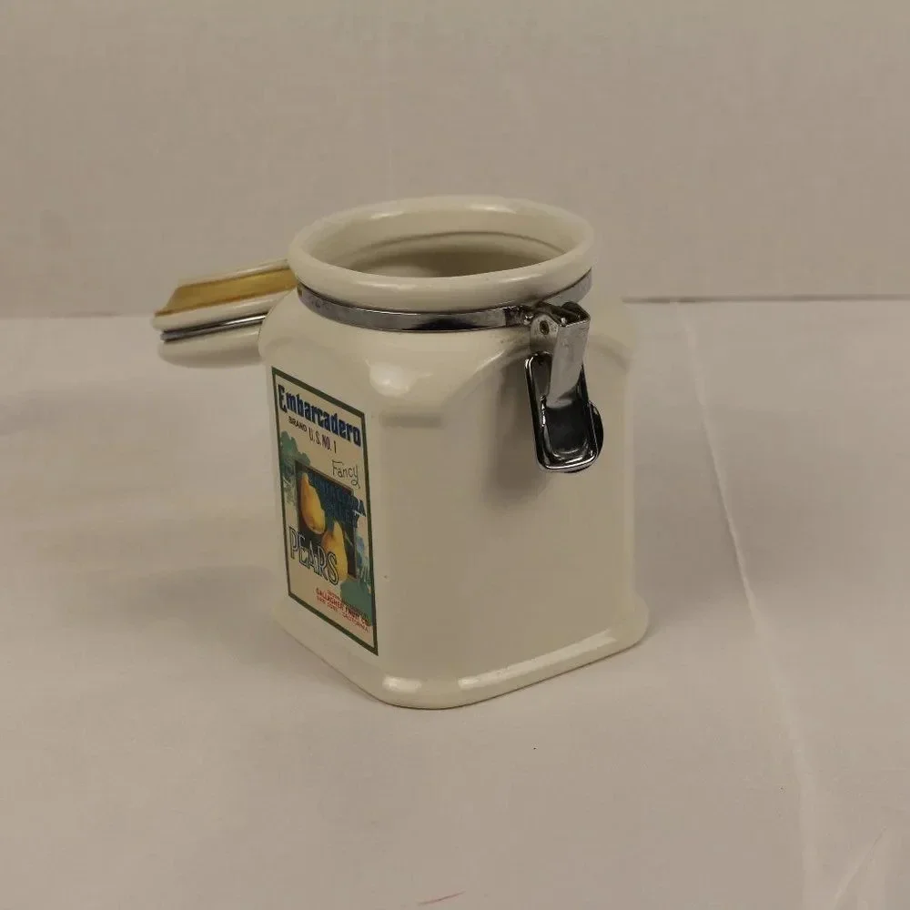 Embarcadero Canister